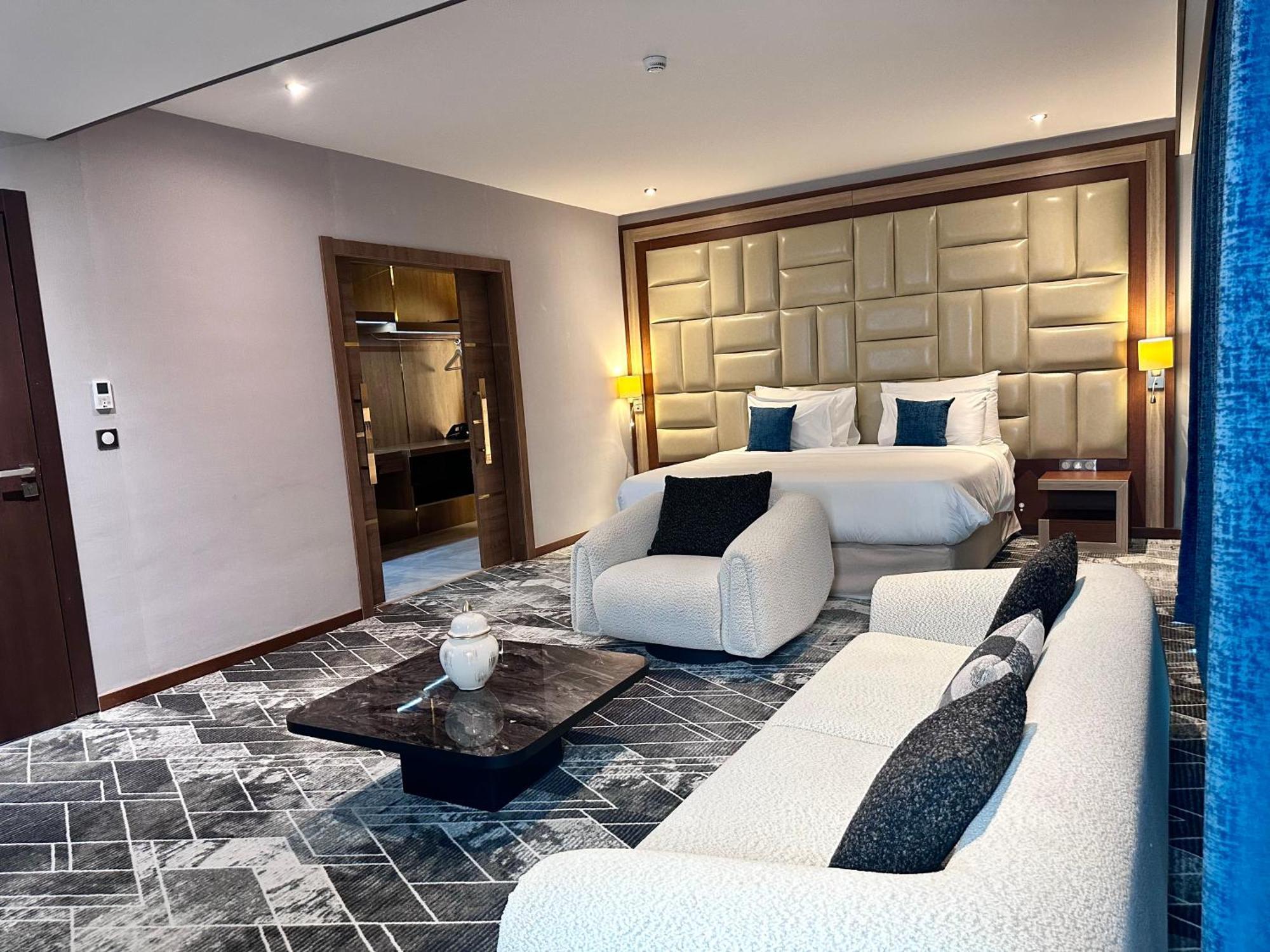 2H Hotel 奥兰 外观 照片