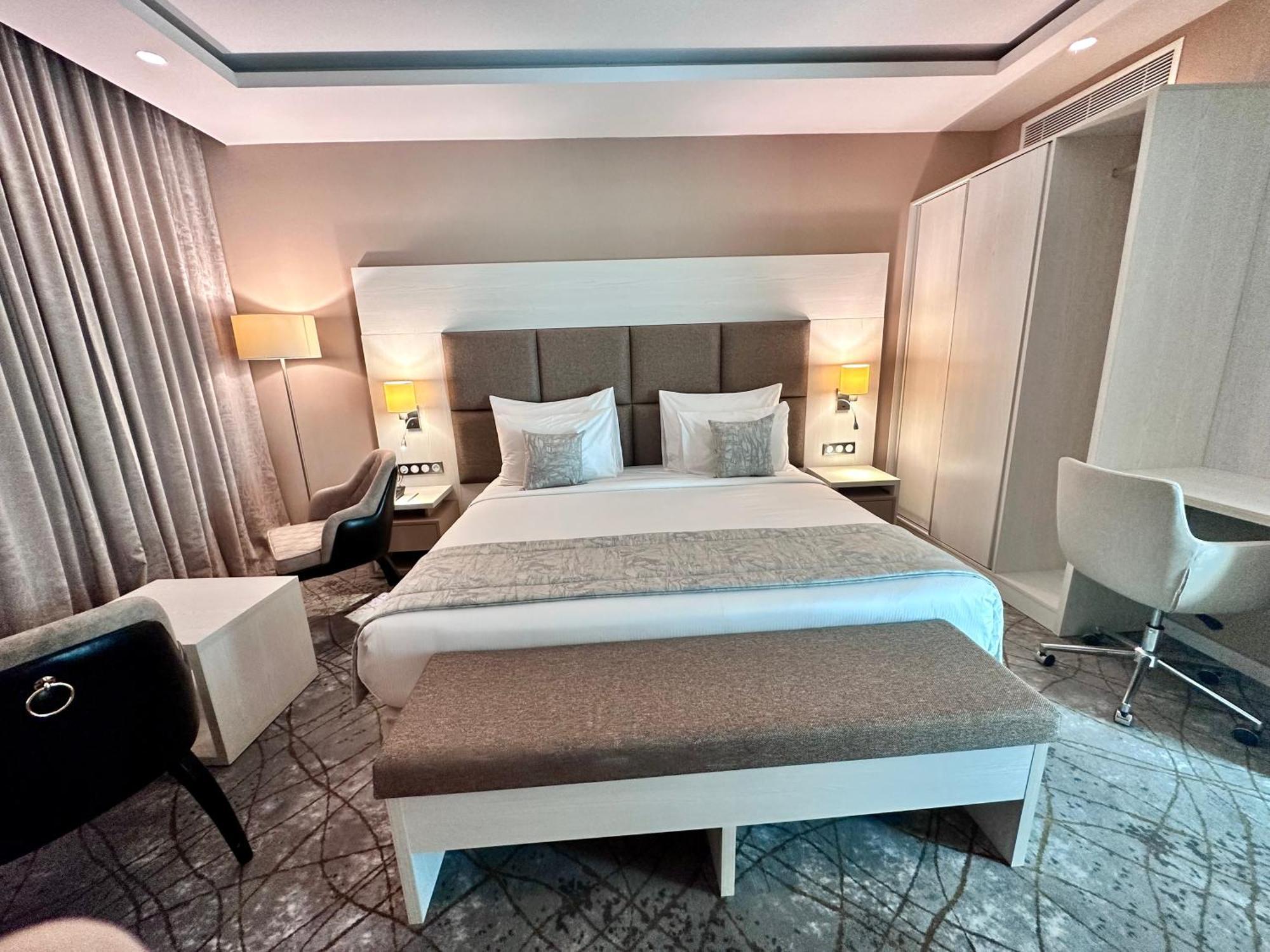 2H Hotel 奥兰 外观 照片