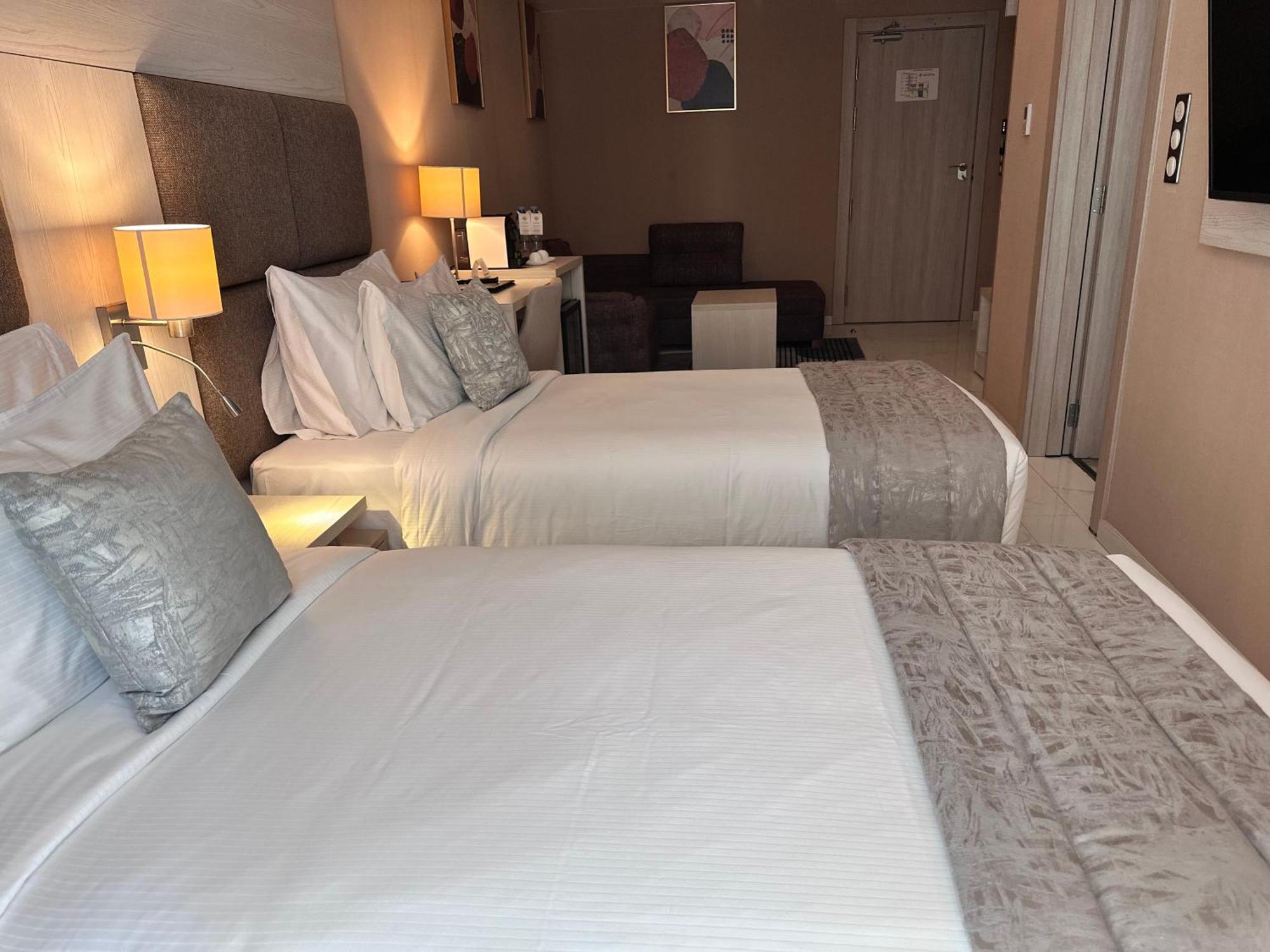 2H Hotel 奥兰 外观 照片
