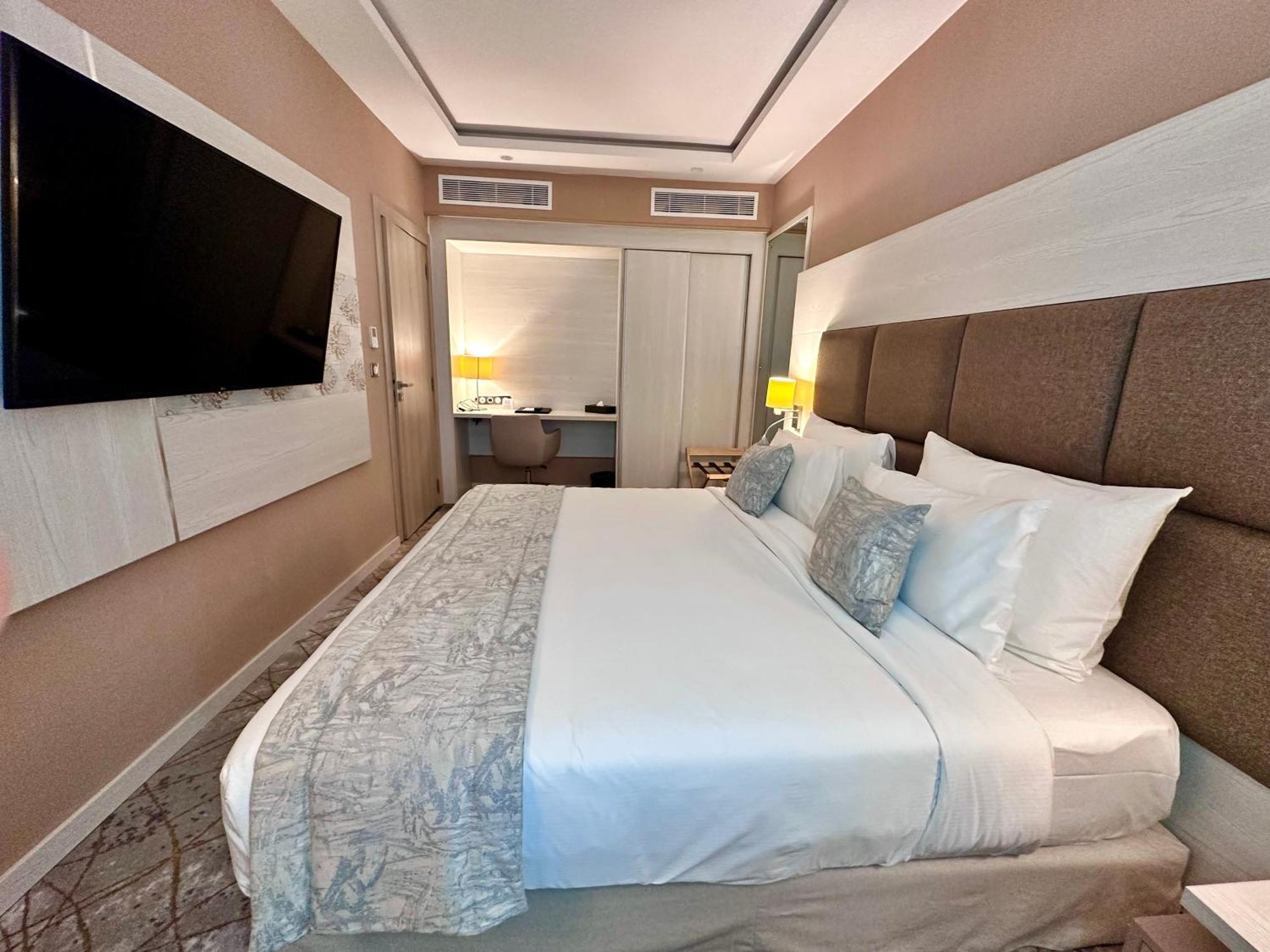 2H Hotel 奥兰 外观 照片
