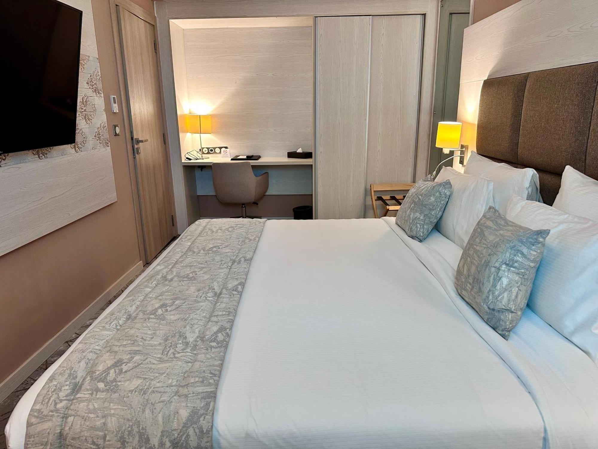 2H Hotel 奥兰 外观 照片