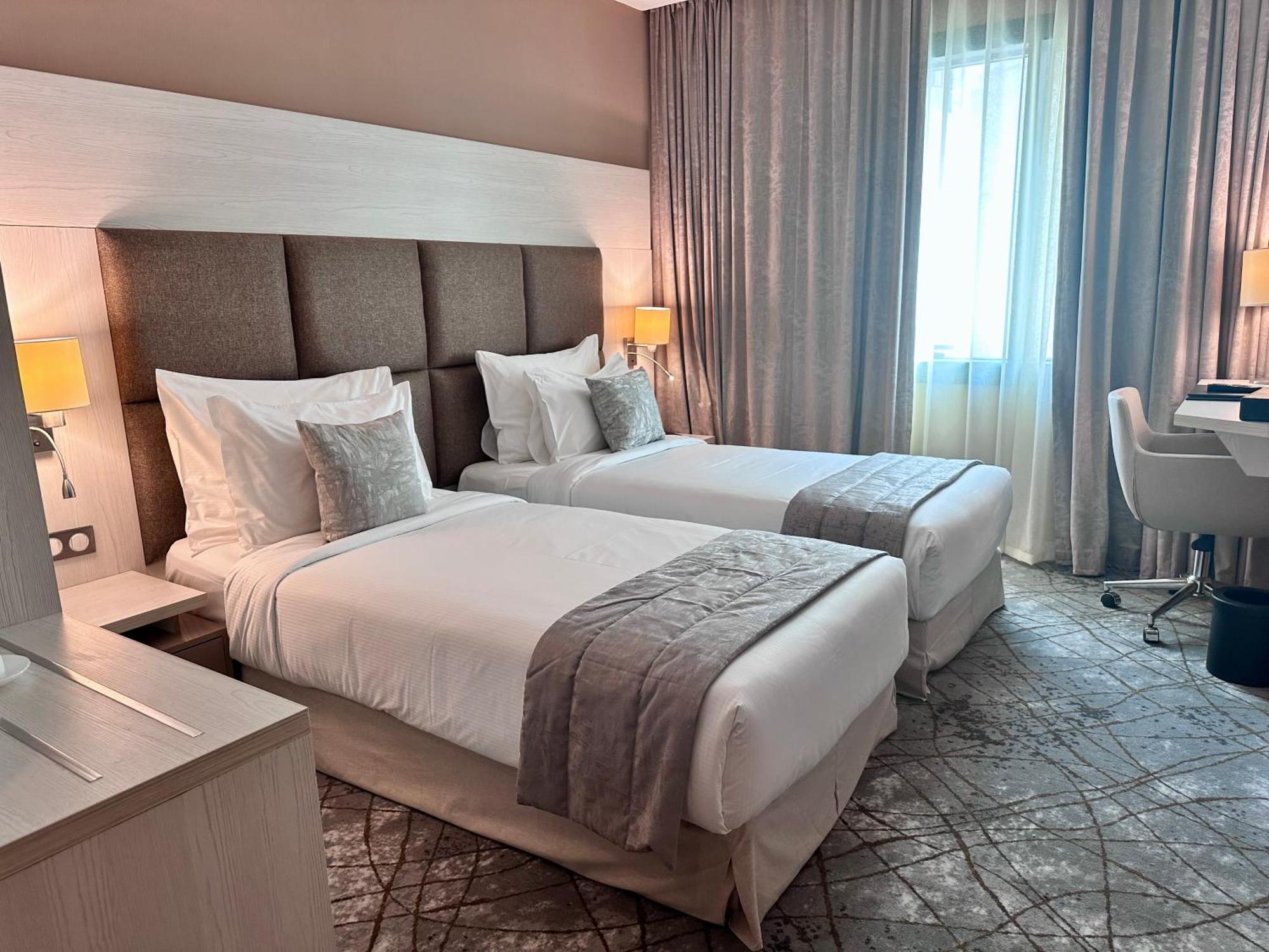 2H Hotel 奥兰 外观 照片